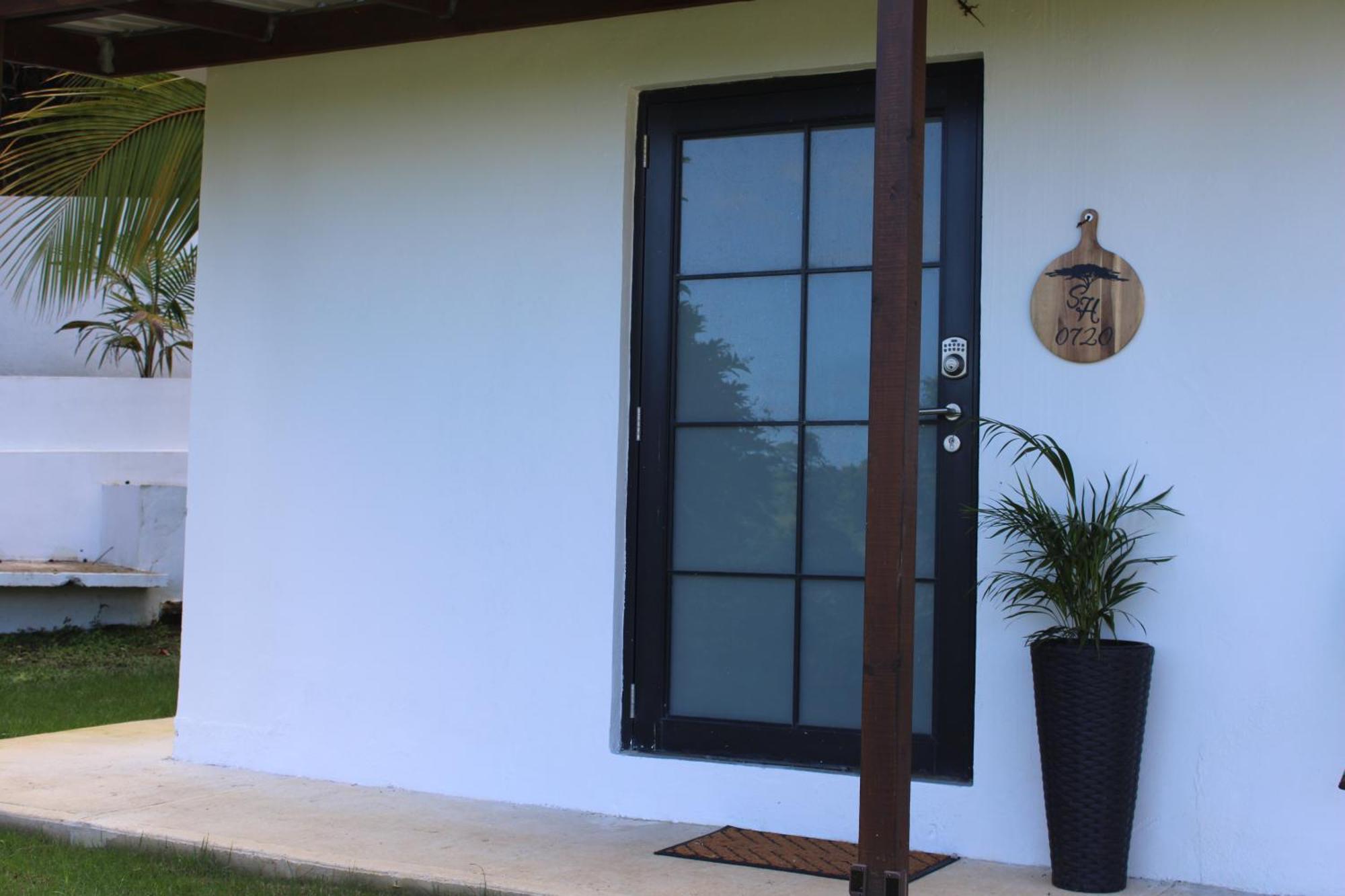 The Serene House Bed & Breakfast ルキリョ エクステリア 写真