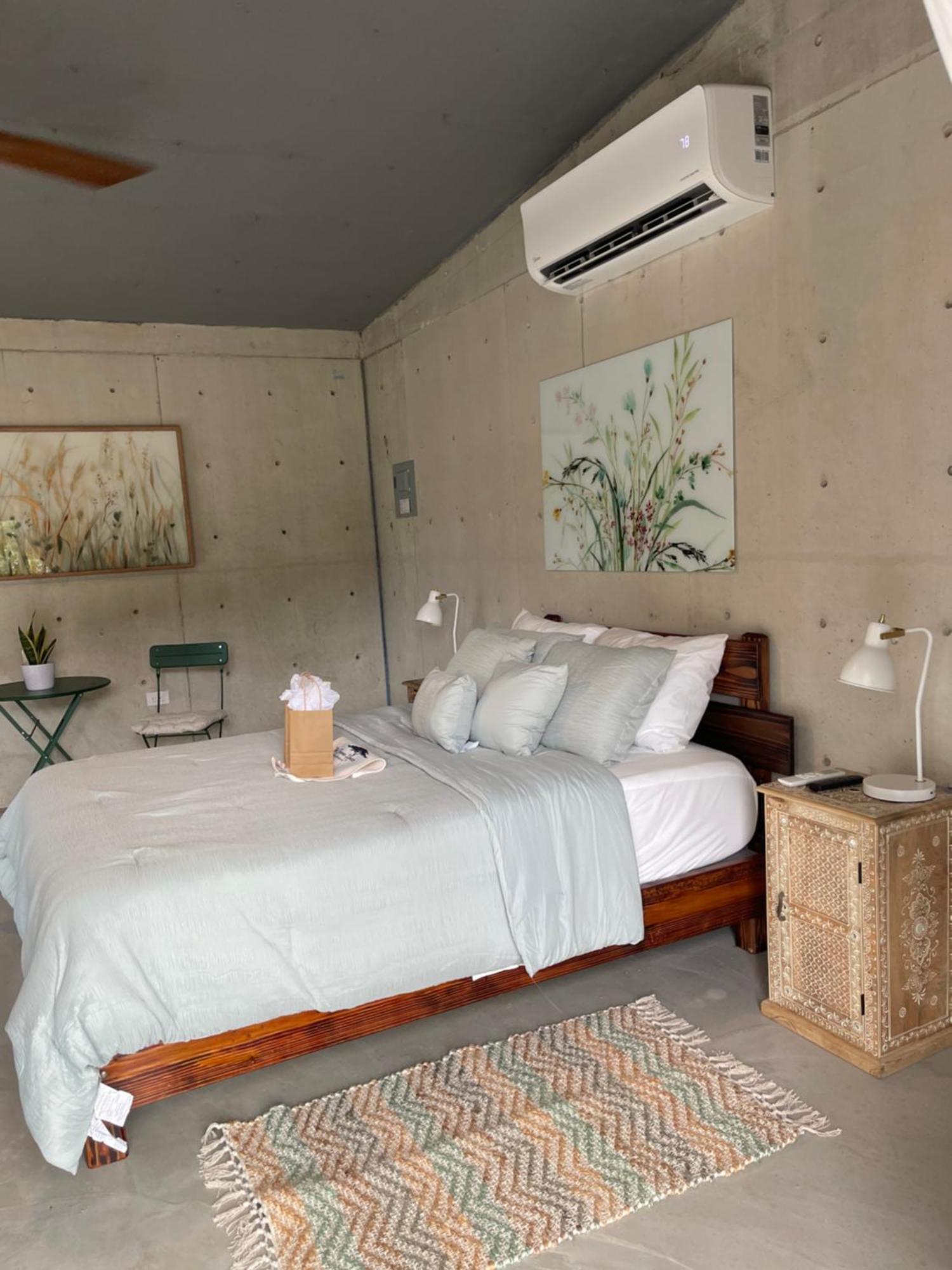 The Serene House Bed & Breakfast ルキリョ エクステリア 写真